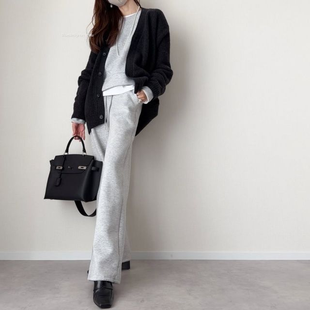 GU「パフスウェットプルオーバー」