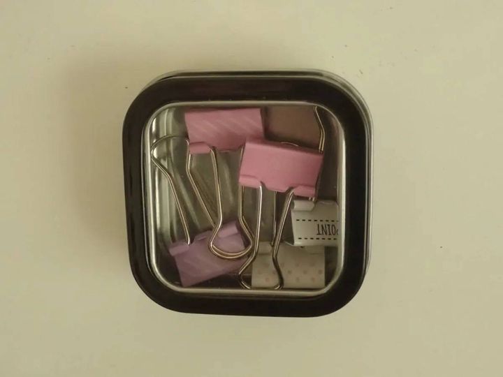 DAISO(ダイソー)：くっつく缶ケース(四角、マグネット付)