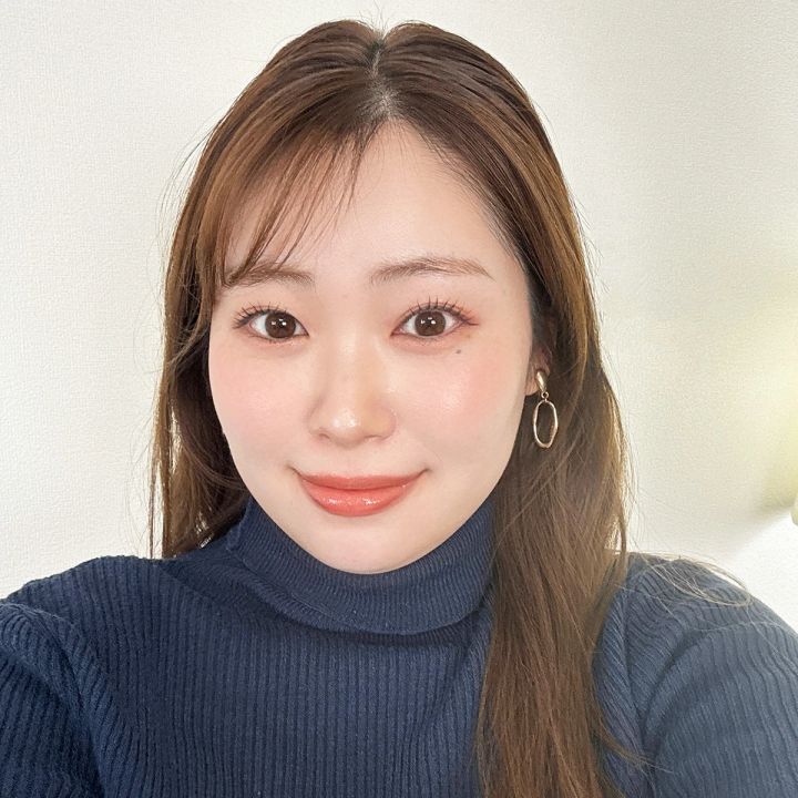 ネイビーニット×ウォームベージュリップ インフルエンサー りかこ