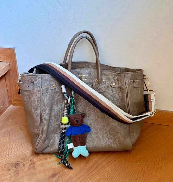 26年１月YUMIKOさんブログ＿young＆olsenの バッグ