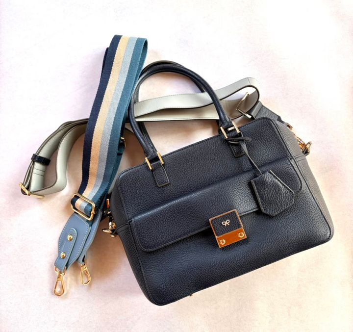 26年１月YUMIKOさんブログ＿Anya Hindmarchのバック