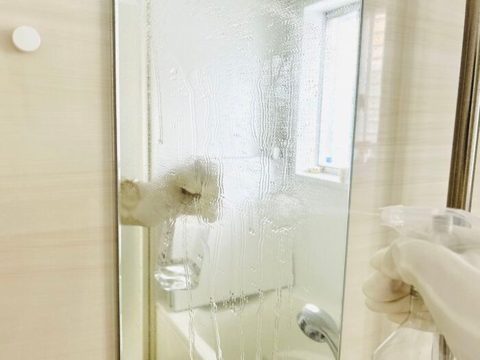 お風呂の鏡がピカピカに！諦めかけていた『ウロコ汚れ』を簡単に落とす方法