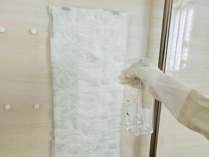 お風呂の鏡がピカピカに！諦めかけていた『ウロコ汚れ』を簡単に落とす方法