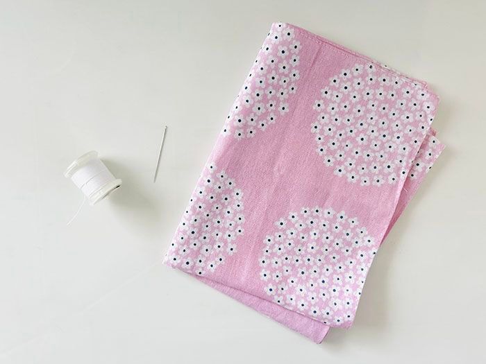 結んでちょこっと縫うだけ！『手ぬぐい1枚』でお散歩バッグができちゃった♪【簡単ハンドメイド】