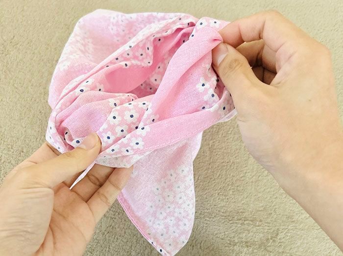 結んでちょこっと縫うだけ！『手ぬぐい1枚』でお散歩バッグができちゃった♪【簡単ハンドメイド】