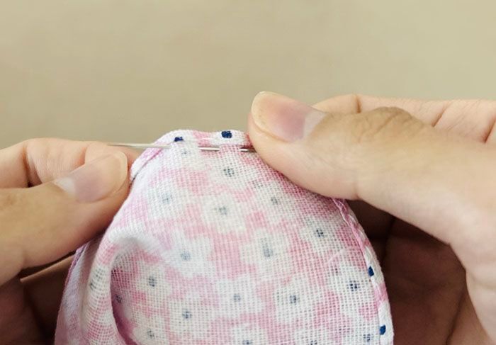 結んでちょこっと縫うだけ！『手ぬぐい1枚』でお散歩バッグができちゃった♪【簡単ハンドメイド】