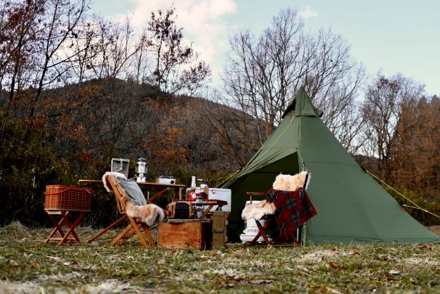 モバイルバッテリーで自動供給。冬キャンプを変えるペレットストーブが凄すぎる！