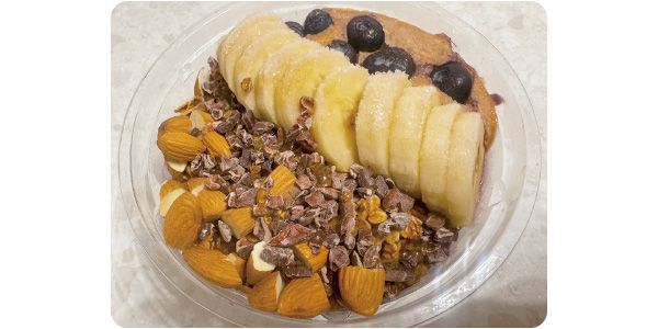 定番の朝食はアサイーボウル