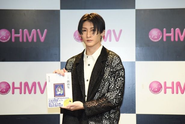 『言式 戯曲集』の発売記念イベントに登壇した梅津瑞樹さん 撮影：ソムタム田井