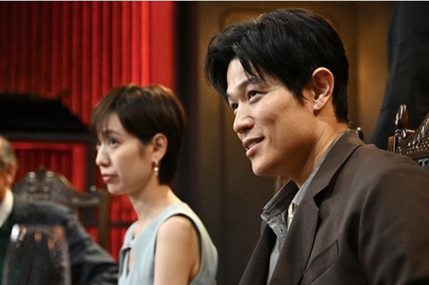  悪徳刑事・儀堂歩になりきった早瀬陸(鈴木亮平)