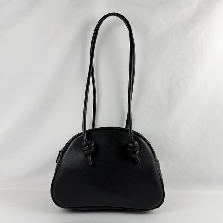 しまむらのボストンバッグ（daaco）