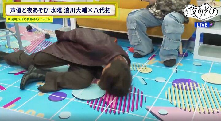 【写真・画像】八代拓33歳バースデー企画、“ガチ幼馴染”スタジオ生登場＆手紙朗読「家のソファに乱暴に座り、ボロボロに…」 7枚目