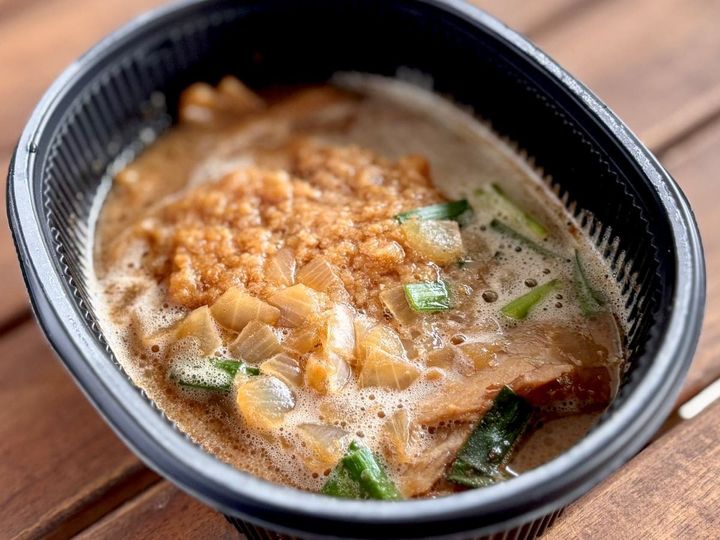 コンビニで次郎系！？【セブン】の冷凍麺が“ちょうどいい”ワケ