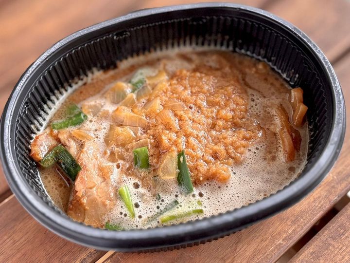 コンビニで次郎系！？【セブン】の冷凍麺が“ちょうどいい”ワケ