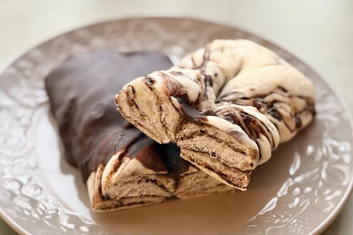 もちっと甘くておいしい！【ファミマ】の新作チョコパンを食べてみた