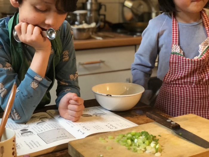 まずは残り物のチャーハンから。親がラクできて、子どもの将来にも役立つ「自炊への誘導」【タベコト in Berlin・116】の画像2
