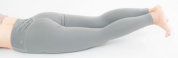 【OK！】かかと同士はつけるように （C）erica／KADOKAWA