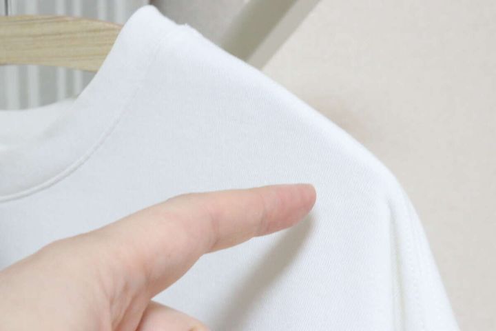 ダイソーのアーチ型木製ハンガーは跡がつきにくい