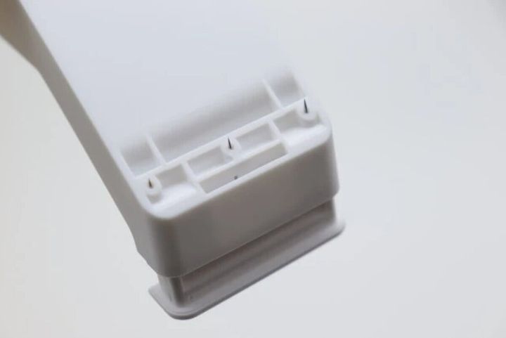 ダイソー コンセントプラグホルダー ピン 作り