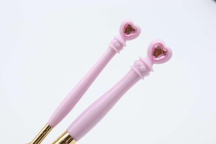 アイシャドウブラシM 魔法少女風 フェイスブラシ 魔法少女 持ち手の形状