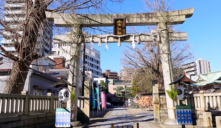 今戸神社の招き猫は、願いを託す“暮らしの相棒”