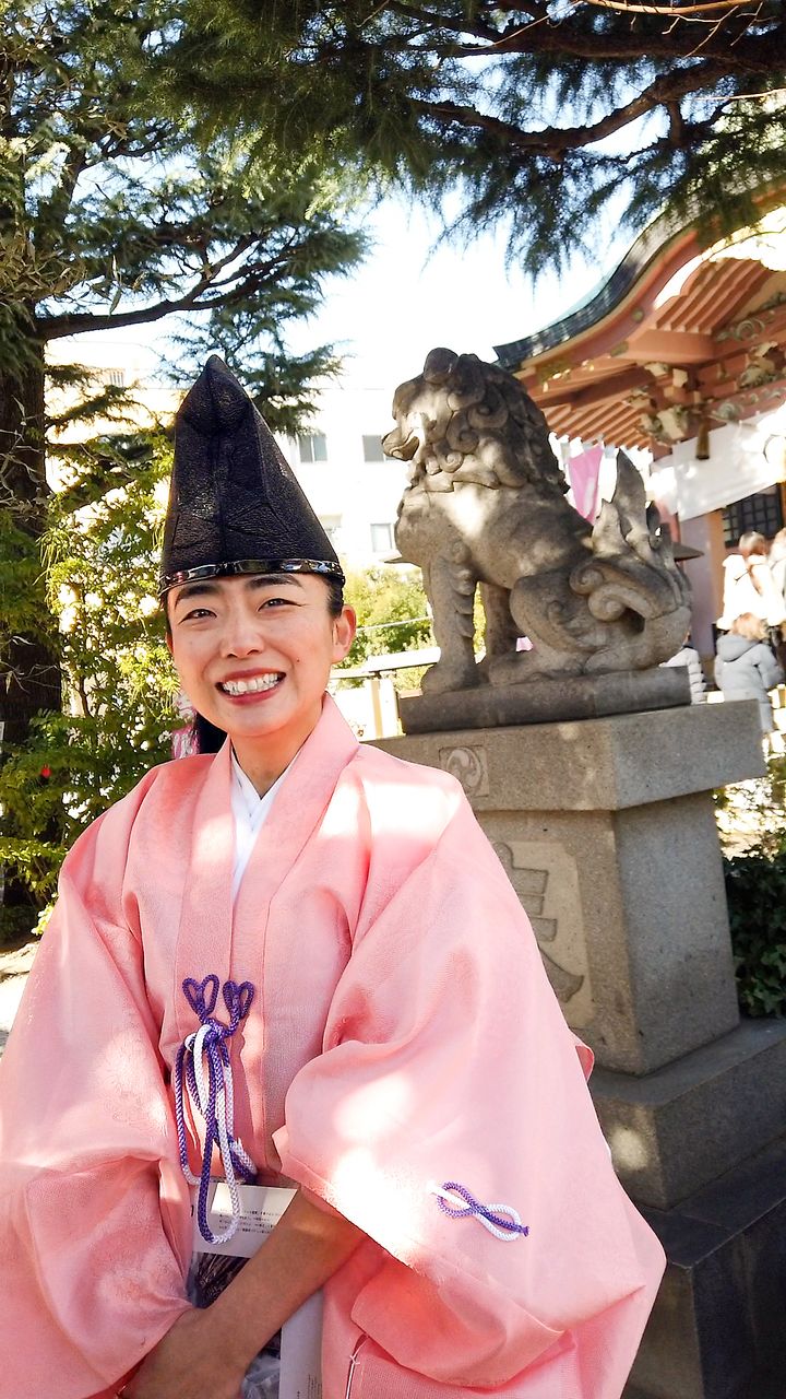 今戸神社の招き猫は、願いを託す“暮らしの相棒”