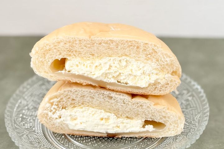 あの商品が1年ぶりに大復活！【ファミマ】甘くてぷにもちのコラボパン