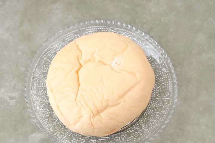 あの商品が1年ぶりに大復活！【ファミマ】甘くてぷにもちのコラボパン