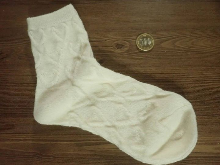 DAISO(ダイソー)：レギュラーソックス(ふんわりフロート、ハート柄)