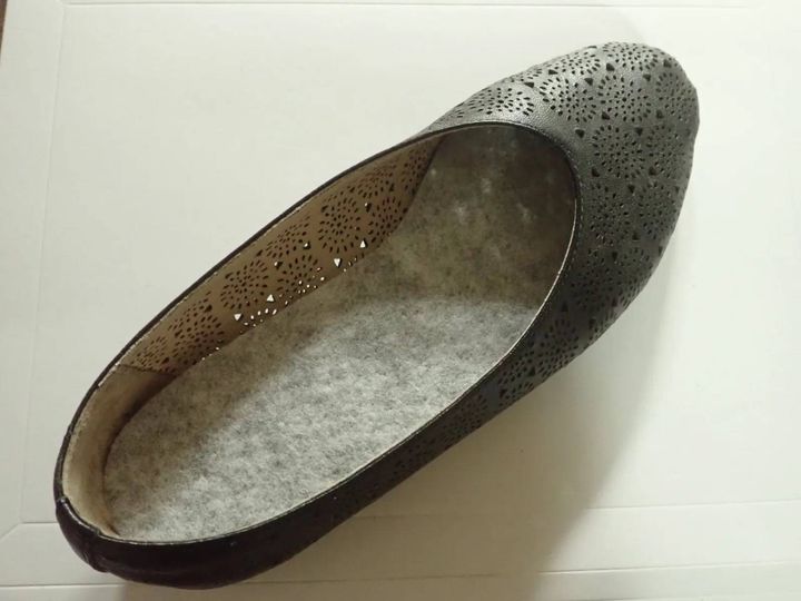 DAISO(ダイソー)：極厚フェルトインソール(22cm-25cm)