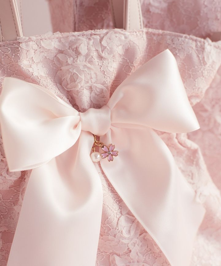 「Maison de FLEUR」さくらが主役のアイテム発売へ！ 春の訪れを感じるバッグ3種とポーチ width=