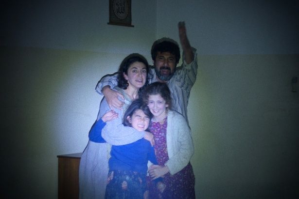 アメリカ兵によって突然自宅を占拠されてしまった現地の住民 [c] 2025 Real Time Situation LLC. All Rights Reserved.