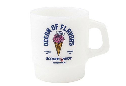 スリーコインズと『ストレンジャー・シングス』のコラボアイテム（マグカップ）