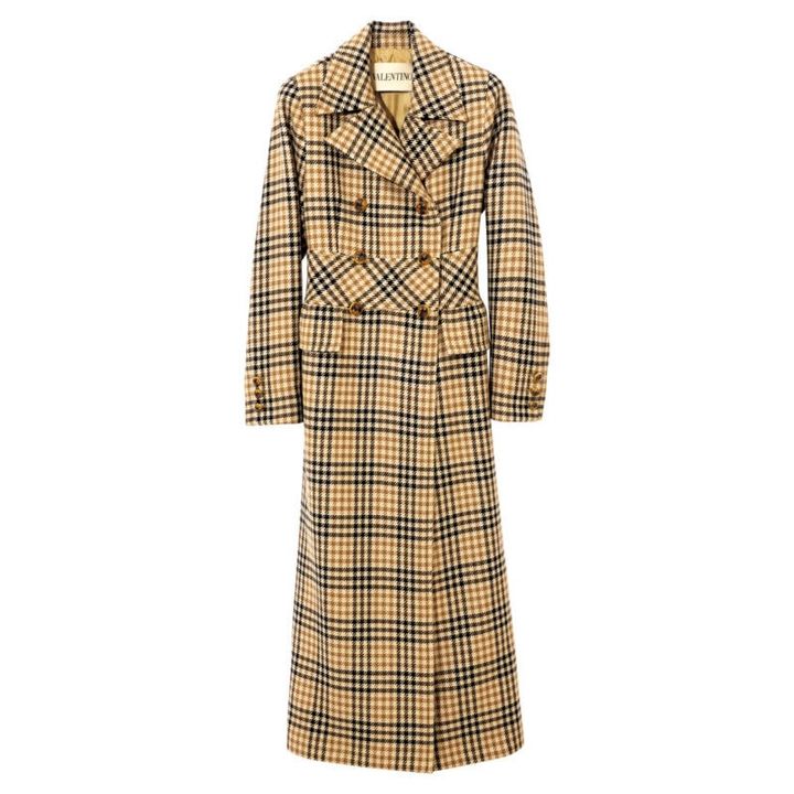 仕立ての美しいコート。（ヴァレンティノ／ヴァレンティノ インフォメーションデスク）
