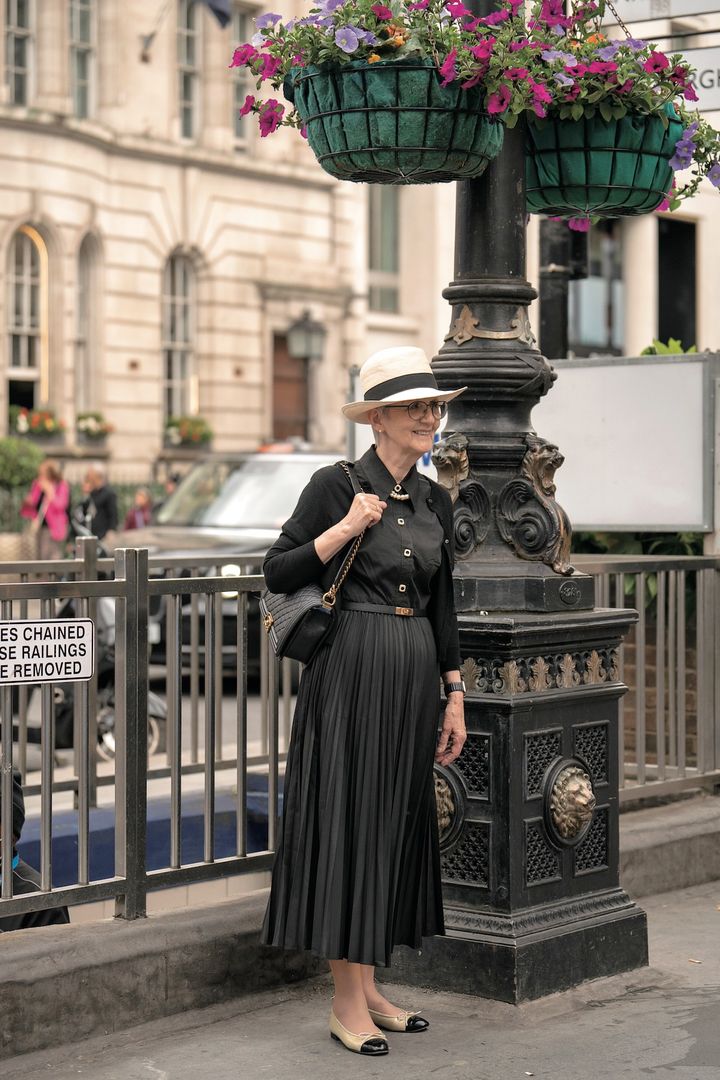 「こんなおばぁちゃんになりたい！」Paris & Londonのマダムに学ぶ、何歳になっても自分らしくおしゃれを楽しむヒント