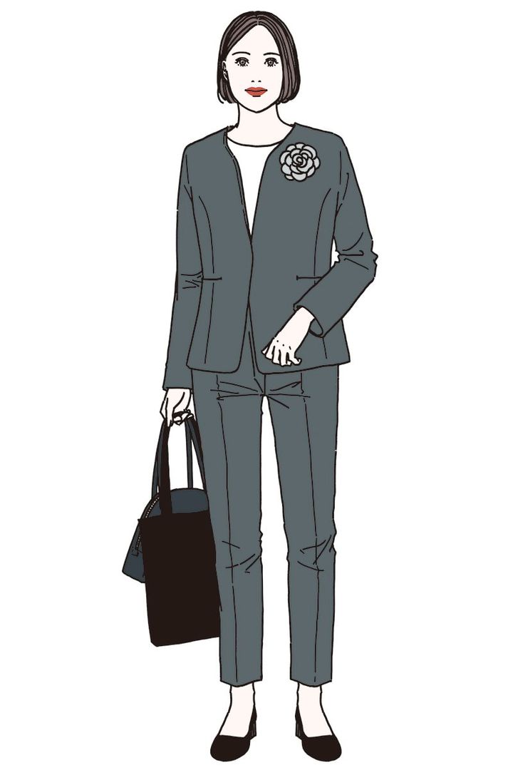 卒園・卒業式のコーデ。子どもの成長を見届ける厳かな場はセミフォーマルが基本。落ち着いた装いを意識しすぎて、暗くならないように上品な小物で華やぎを。