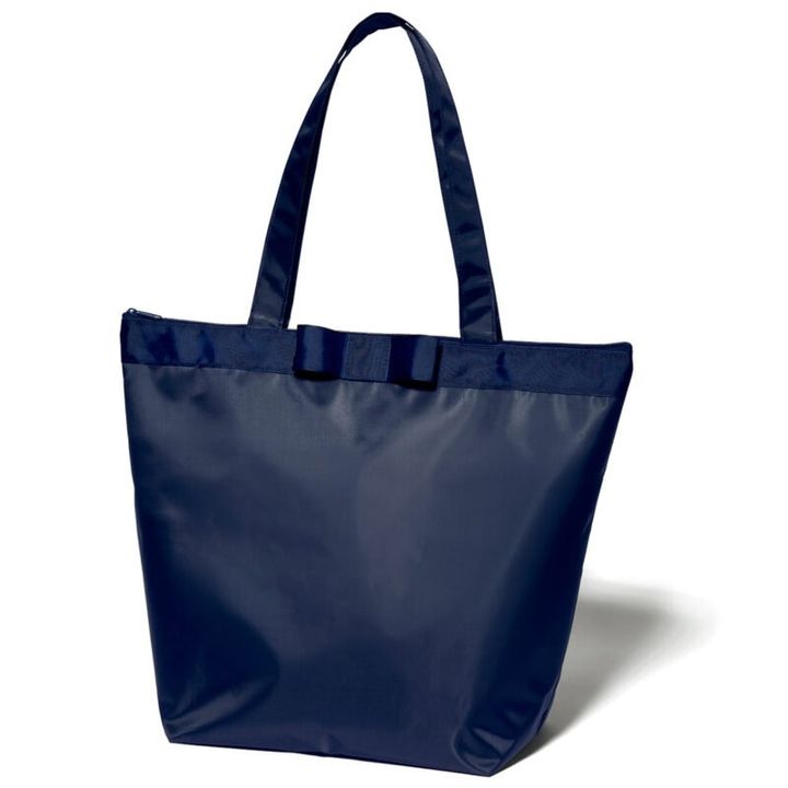 GLOW2025年11月号の付録の大きめ濃紺バッグ