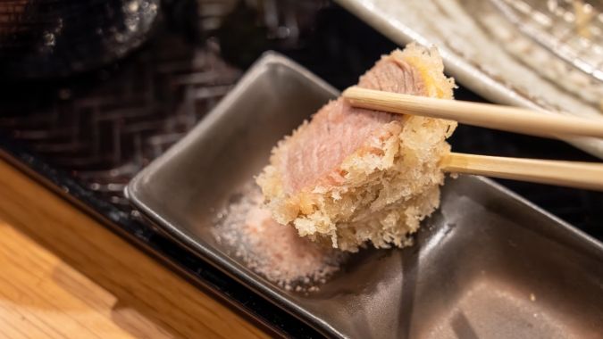 とんかつ わか葉 天神本店 ピンク岩塩