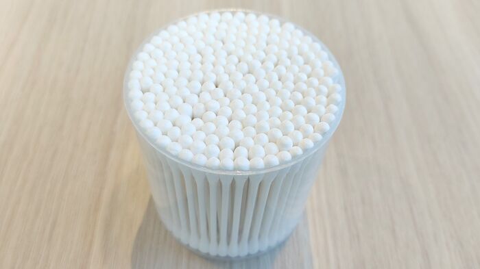 「ああ、やっちゃった…（涙）」と後悔する前に！綿棒ケースを落としてもバラバラにならない裏ワザ！