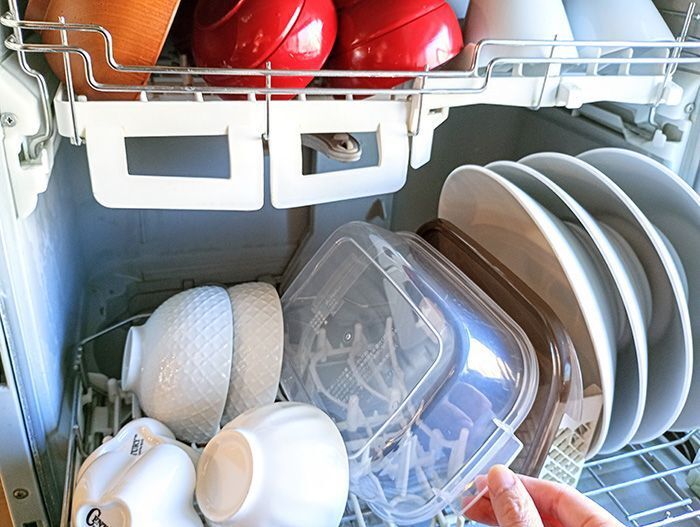 食洗器で乾燥させたのに水滴が残る…どうして？『素材別』に乾きやすさを検証してみた！