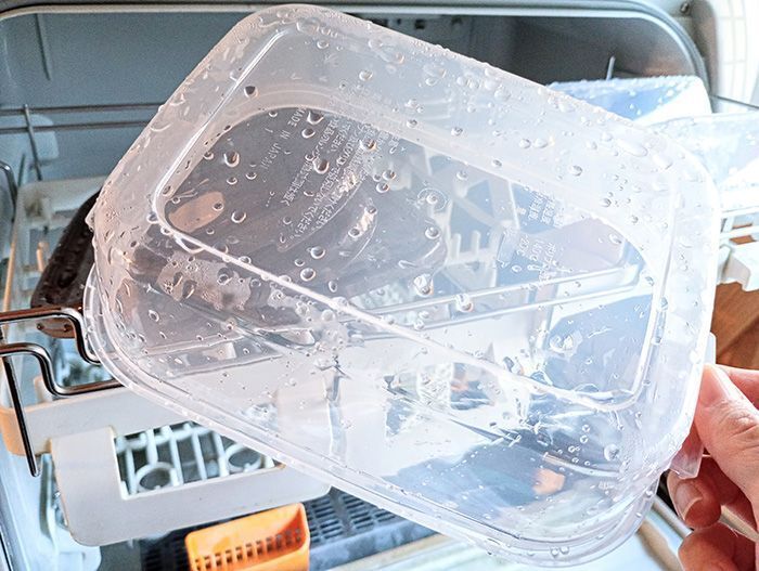 食洗器で乾燥させたのに水滴が残る…どうして？『素材別』に乾きやすさを検証してみた！
