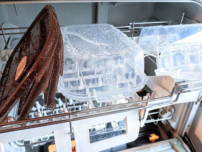 食洗器で乾燥させたのに水滴が残る…どうして？『素材別』に乾きやすさを検証してみた！