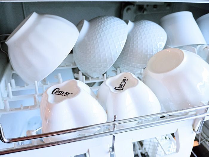 食洗器で乾燥させたのに水滴が残る…どうして？『素材別』に乾きやすさを検証してみた！