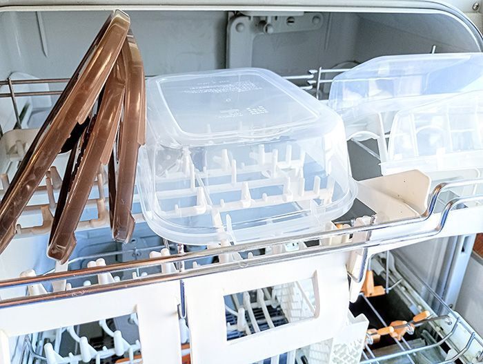 食洗器で乾燥させたのに水滴が残る…どうして？『素材別』に乾きやすさを検証してみた！