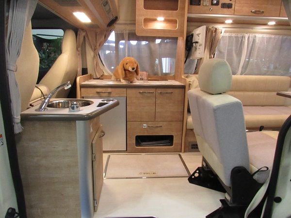 「これテント!?」連結すると“家”になる日本防災のエアテントが想像以上だった