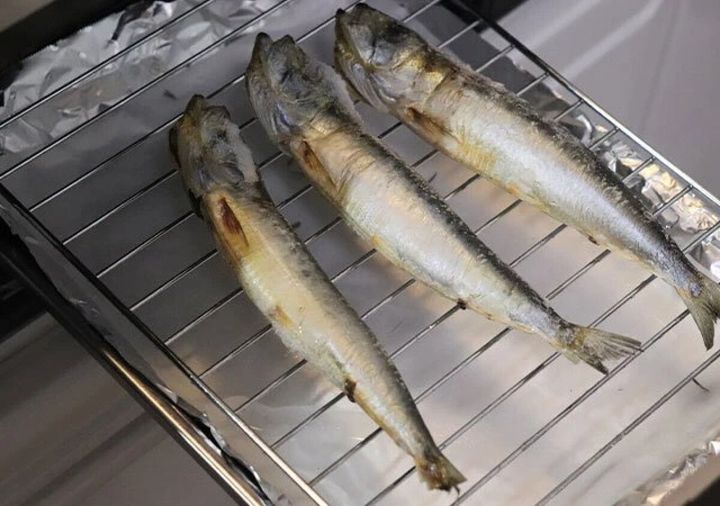 ダイソーのグリル用受け皿シートの使用例