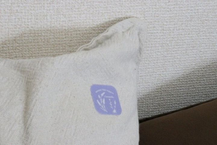 ダイソー 枕に貼るアロマシール（ラベンダー、18枚） 使用例