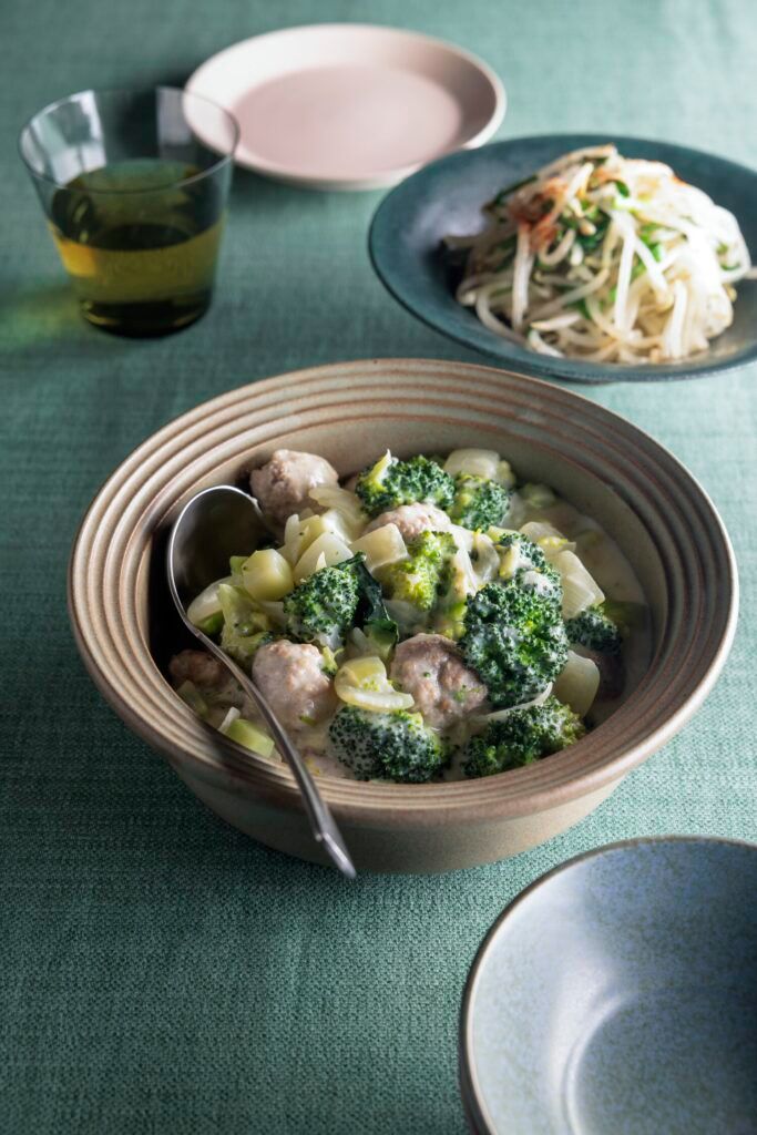 ブロッコリーと肉だんごの豆乳スープ煮