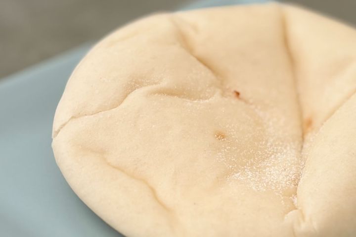 「あまじょっぱ」【ローソン】に薄いけど食べ応え十分のもっちりパン