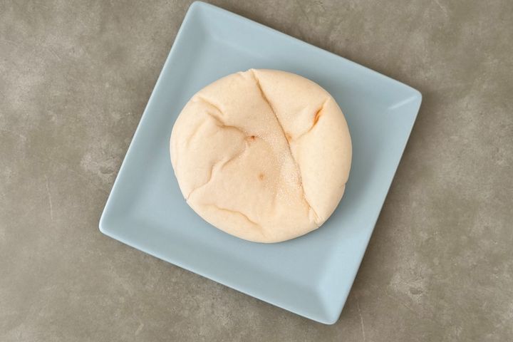 「あまじょっぱ」【ローソン】に薄いけど食べ応え十分のもっちりパン